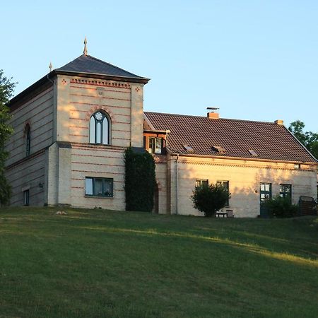 Historisches Gebaeude " Rentmeisteramt" Basedow Basedow  Luaran gambar