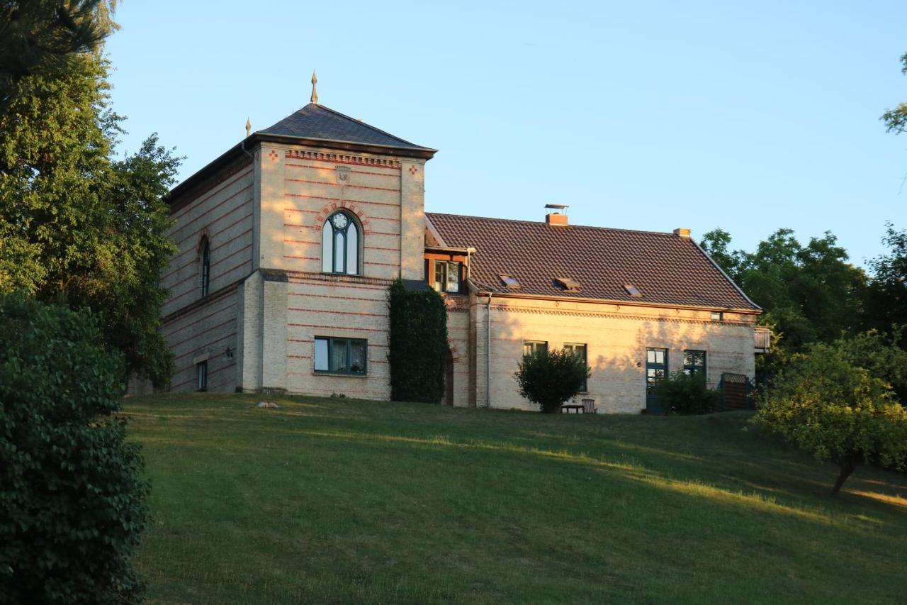 Historisches Gebaeude " Rentmeisteramt" Basedow Basedow  Luaran gambar