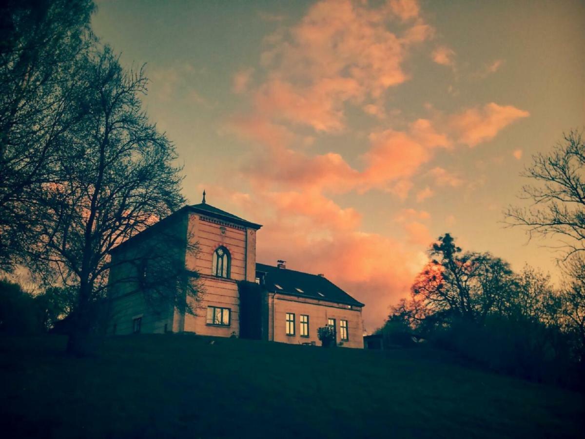Historisches Gebaeude " Rentmeisteramt" Basedow Basedow  Luaran gambar