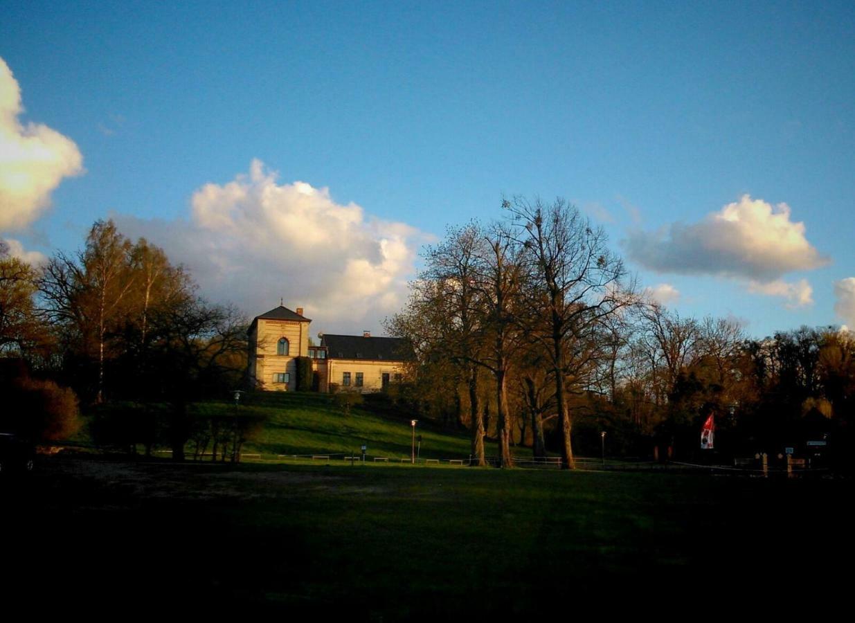 Historisches Gebaeude " Rentmeisteramt" Basedow Basedow  Luaran gambar